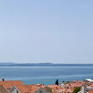 Four You-with Sea View Apartament