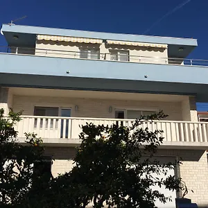 apartmani-mane.hotels-in-trogir.com/