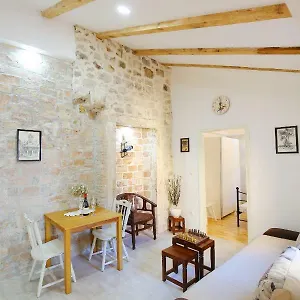  Apartment Grisogono